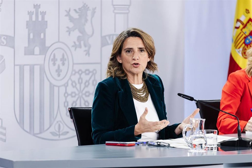 La vicepresidenta tercera y ministra para la Transición Ecológica y el Reto Demográfico, Teresa Ribera, durante una rueda de prensa posterior a la reunión del Consejo de Ministros, en el Palacio de la Moncloa, a 20 de diciembre de 2024, en Madrid (Españ