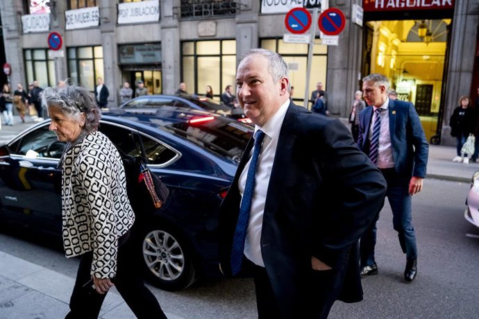 El ministre d'Indústria i Turisme, Jordi Hereu, a la seua arribada a la taula redona 'La ciutat del segle XXI' de la SBEES, al Palau de Miraflores, a 20 de febrer del 2024, a Madrid (Espanya).