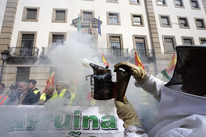 Decenas de manifestantes en la protesta del sector agrario en Cáceres