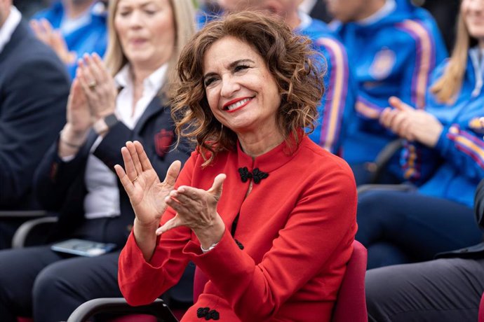 La vicepresidenta primera y ministra de Hacienda, María Jesús Montero, durante la presentación del sello y la moneda que homenajean a las campeonas del mundo de fútbol, en la sede de la Real Federación Española de Fútbol, a 21 de febrero de 2024, en Madri