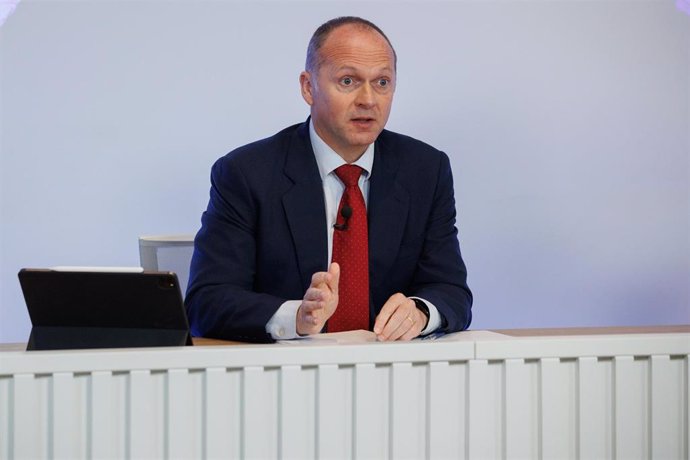 Archivo - El consejero delegado de Redeia, Roberto García Merino, durante una rueda de prensa para presentar los resultados financieros del ejercicio 2022 de Redeia, en su sede, a 28 de febrero de 2023, en Madrid (España). Redeia (antes Red Eléctrica) obt