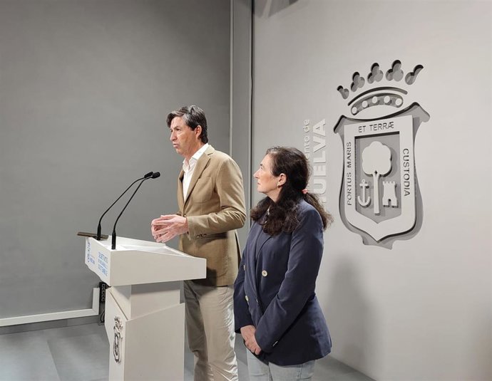 Los concejales de Vox en el Ayuntamiento de Huelva.