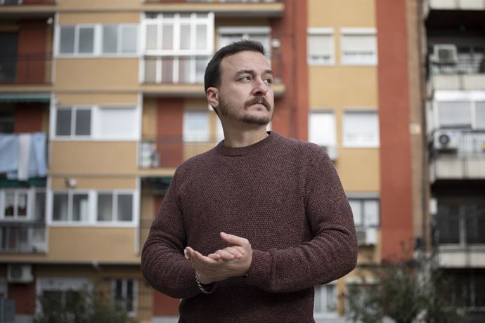 Archivo - El poeta Miguel Martorell debuta en la novela con 'Canido'