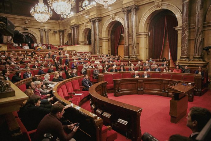 Votación en el pleno del Parlament