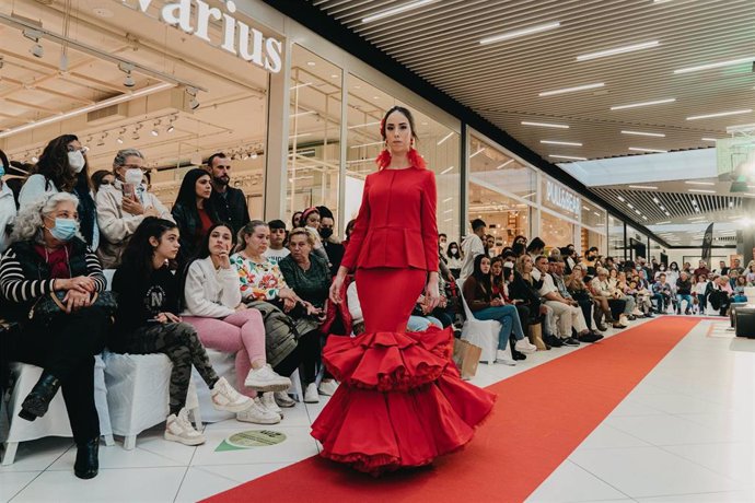 Una edición anterior del Certamen de Moda Flamenca.