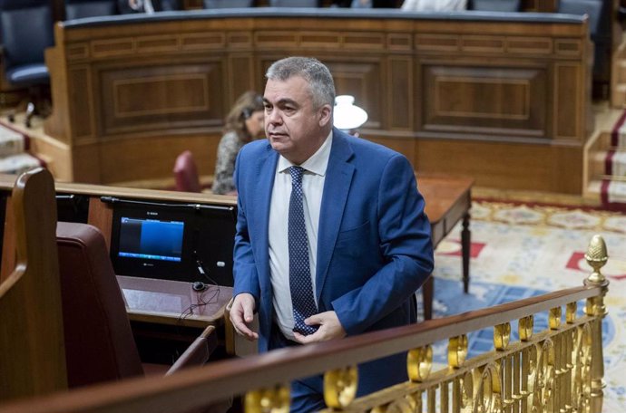 El secretario de Organización del PSOE, Santos Cerdán, durante una sesión plenaria, en el Congreso de los Diputados, a 30 de enero de 2024, en Madrid (España).