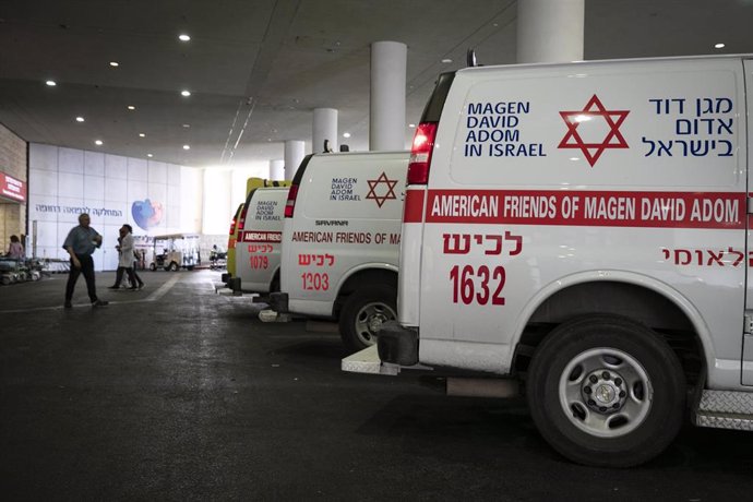 Archivo - Ambulancias de la Magen David Adom (Estrella de David Roja) en un hospital en Ascalón, en el sur de Israel (archivo)