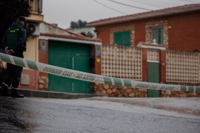 Fachada de la casa donde han hallado a tres hermanos ancianos asesinados y quemados, a 19 de enero de 2024, en Morata de Tajuña, Madrid (España).