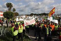 Más de 1.500 agricultores inician la marcha protesta hasta la entrada del puerto de Algeciras (Cádiz)
