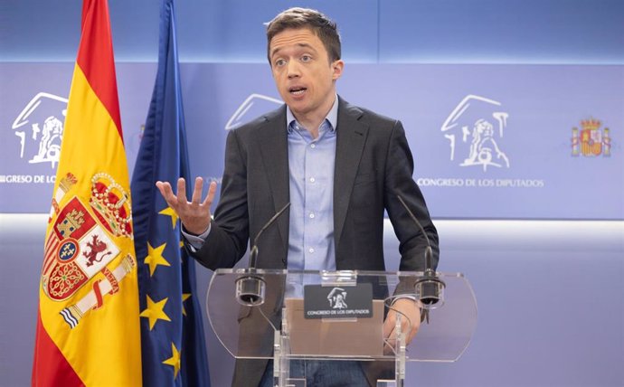 El portavoz de Sumar en el Congreso, Iñigo Errejón, a su salida de una rueda de prensa posterior a la Junta de Portavoces, a 20 de febrero de 2024, en Madrid (España).