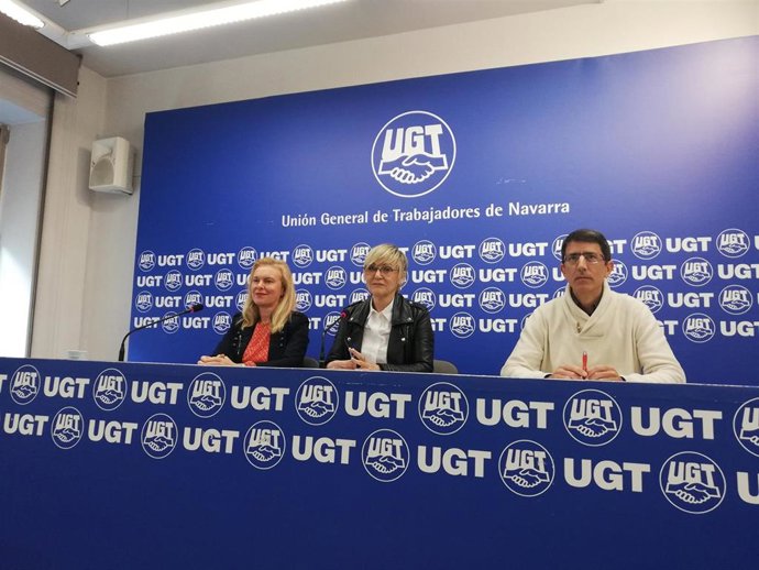 La secretaria de Política Sindical, Social e Igualdad de UGT de Navarra, Marisol Vicente (centro).