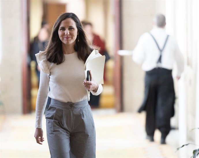 La secretaria general de Podemos, Ione Belarra, a su llegada a una reunión de la Junta de Portavoces, en el Congreso de los Diputados, a 20 de febrero de 2024, en Madrid (España).