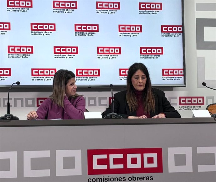 La secretaria de Mujeres, Igualdad y Políticas Sociales de CCOO Castilla y León, Yolanda Martín, y la adscrita a la secretaría, Elena Pinilla