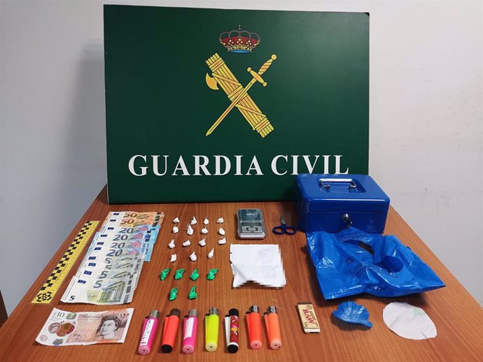 Dinero, droga y material incautado por la Guardia Civil en Fuerteventura