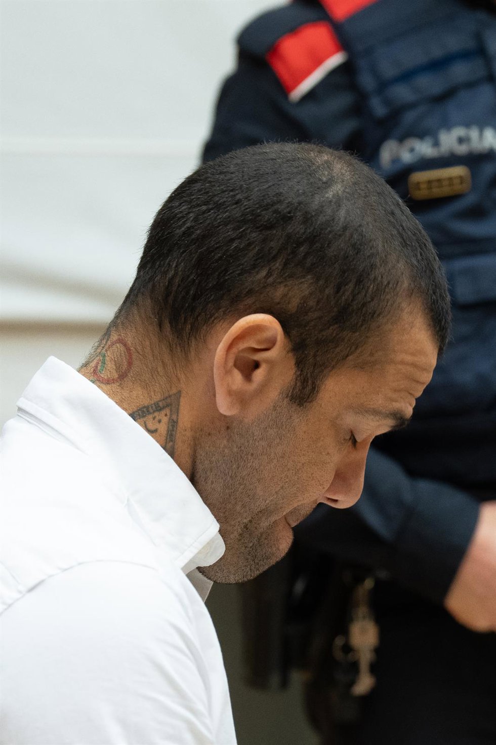 El exfutbolista Dani Alves durante un juicio en la Audiencia de Barcelona, a 5 de febrero de 2024, en Barcelona, Catalunya (España).