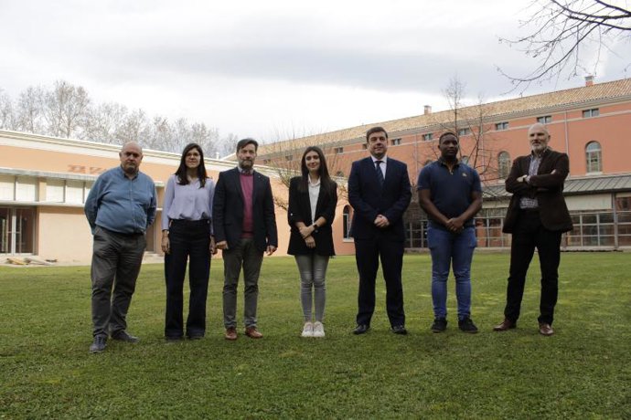 Alumnos de FP presentan al consejero de Educación propuestas para contribuir al desarrollo de la FP en La Rioja