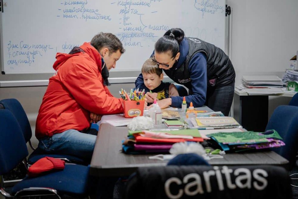 Cáritas atiende la emergencia humanitaria cuando se cumplen dos años de guerra en Ucrania