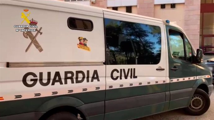 Furgón de la Guardia Civil.