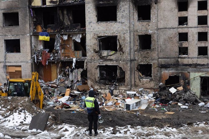 Archivo - Daños en un edificio en la capital de Ucrania, Kiev, tras un ataque por parte del Ejército de Rusia (archivo)