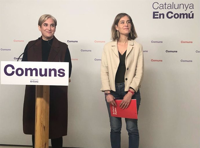 La exalcaldesa de Barcelona y concejal de BComú, Ada Colau, y la líder de los comuns en el Parlament, Jéssica Albiach, en una rueda de prensa este jueves.