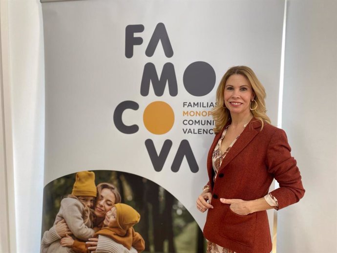 La presidenta de Famocova, Isabel Aleix, madre de familia monoparental con 4 hijos a su cargo.