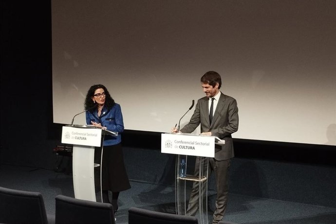 La consejera de Cultura, Vanessa Gutiérrez, y el ministro Ernest Urtasun.