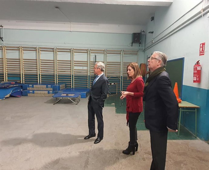 Visita de responsables de Educación al IES Tartessos de Camas.