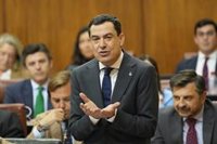 Moreno critica el "gusto" del PSOE por la "burocracia" tras afearle Espadas su "decreto ómnibus" al estilo "Milei"
