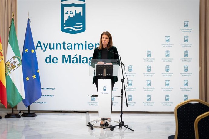 La concejala delegada del Área de Urbanismo de Málaga, Carmen Casero, presenta le nuevo organigrama de la Gerencia.