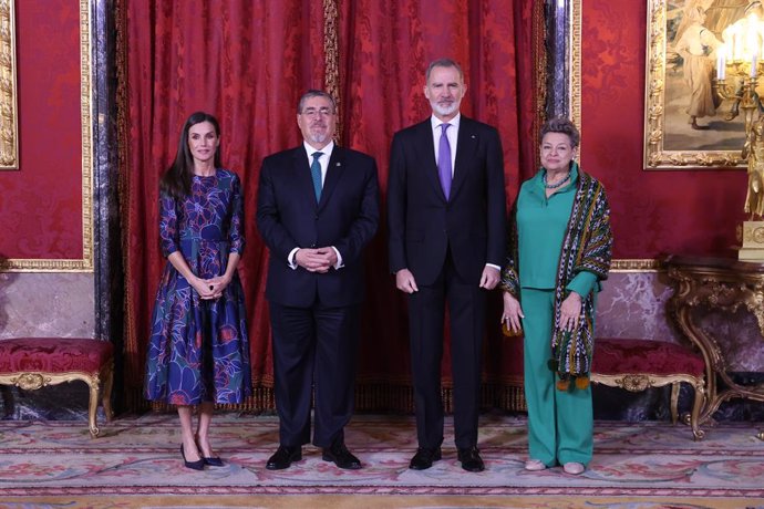 Los Reyes con el presidente de Guatemala, Bernardo Arévalo, y la primera dama