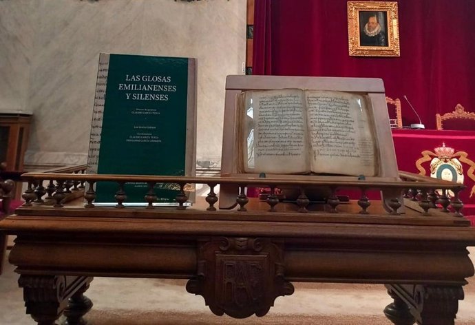 Nueva edición críticofilológica de las Glosas Emilianenses y Silenses y de la edición facsímil del Códice Emilianense 60
