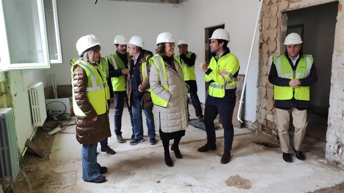 Armisen visita las obras de la nueva escuela de Enfermería de Palencia.