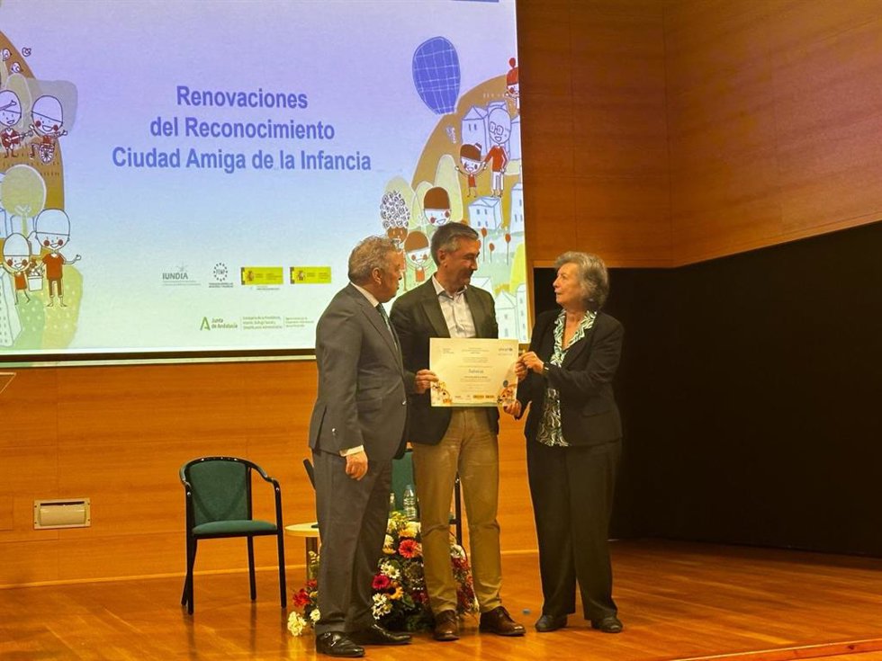 Archivo - Salteras recibe la distinción de Unicef como 'Ciudad amiga de la infancia'.