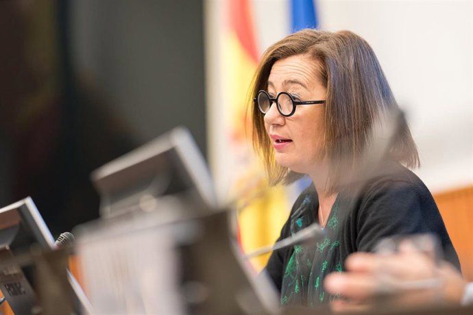 La presidenta del Congreso, Francina Armengol, durante la jornada sobre La protección de los menores en el ámbito digital: un reto social y político, en el Congreso de los Diputados, a 13 de febrero de 2024, en Madrid