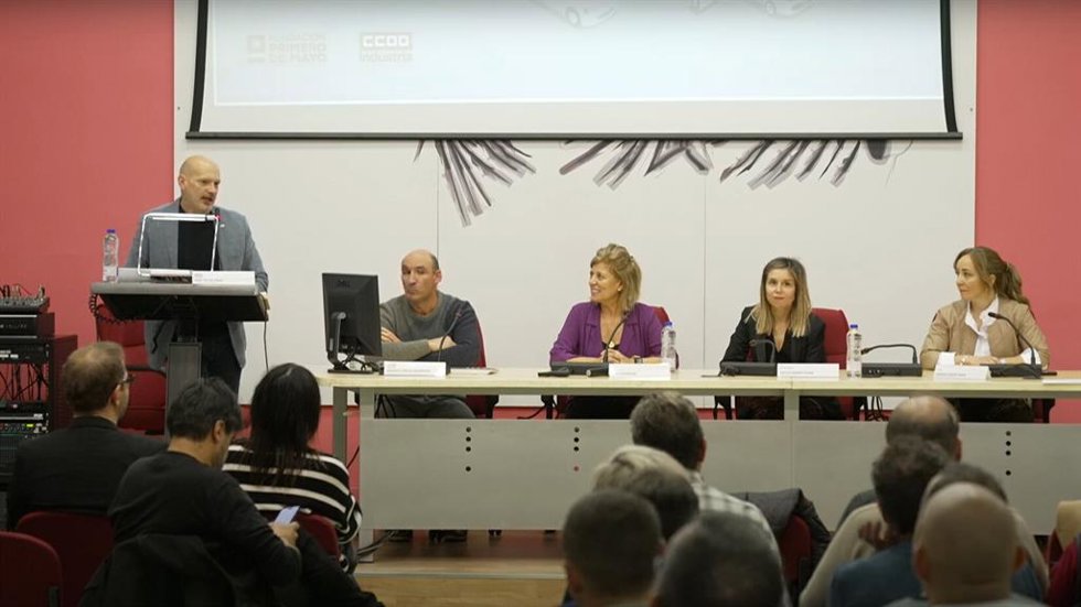 El sector del automóvil ve necesario "acelerar" el mercado electrificado para alcanzar a Europa.