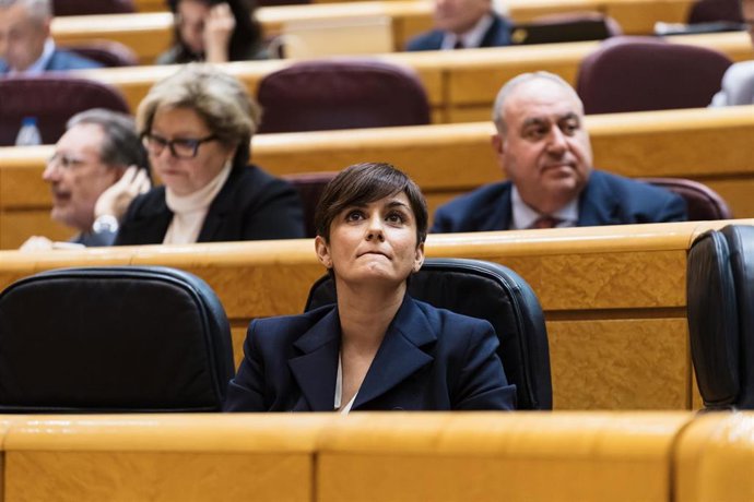La ministra de Vivienda y Agenda Urbana, Isabel Rodríguez, durante una sesión plenaria en el Senado, a 20 de febrero de 2024, en Madrid (España). 