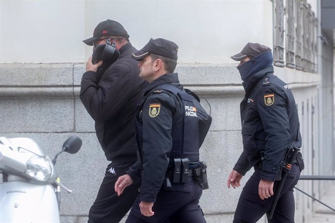 El exasesor del exministro José Luis Ábalos, Koldo García, a su salida de la Audiencia Nacional, a 22 de febrero de 2024, en Madrid (España). 