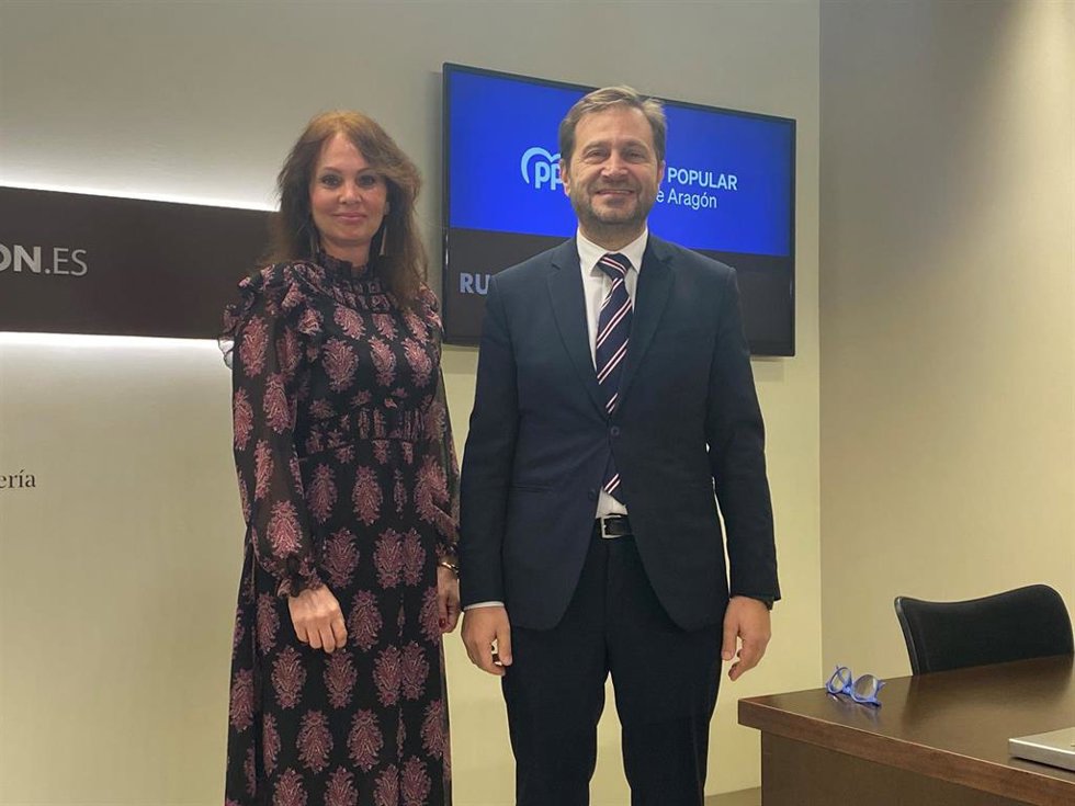 Diputados del PP en las Cortes de Aragón, Carmen Herrarte y Fernando Ledesma