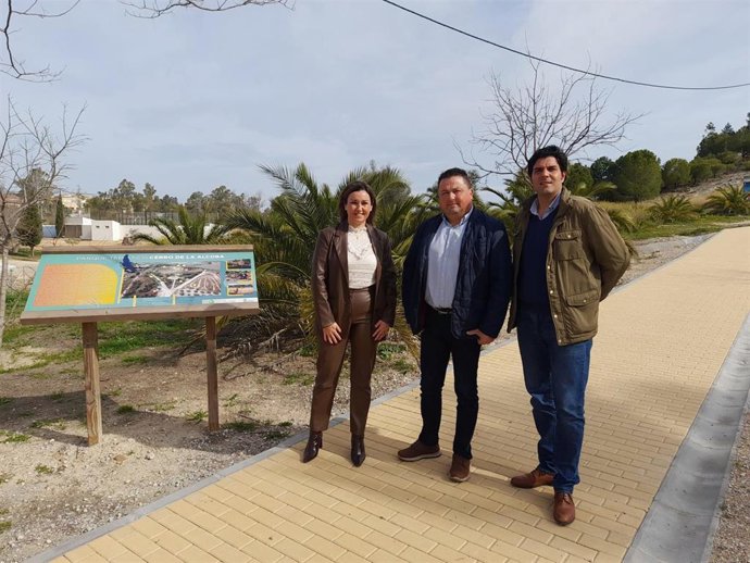 La delegada de Justicia, Administración Local y Función Pública de la Junta, Raquel López, en su visita a Montemayor.