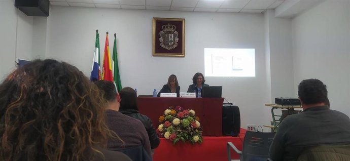 Expertas en Derecho y Psicología participan en Salteras en unas jornadas sobre víctimas de violencia de género.