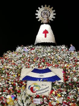 Archivo - Ofrenda floral a la Virgen del Pilar