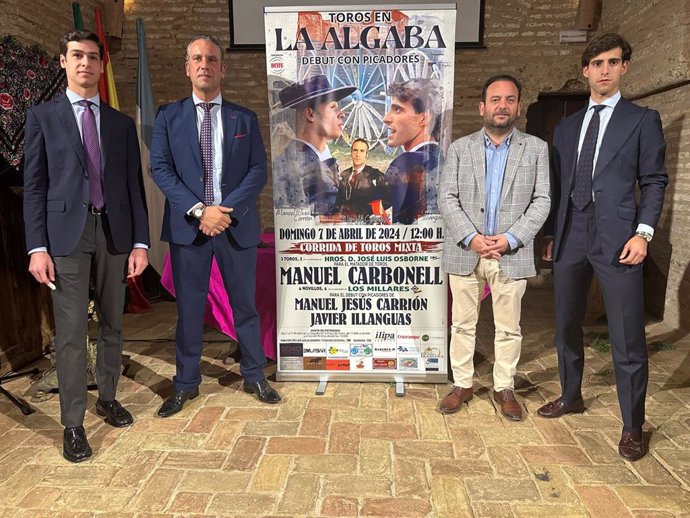 Presentación de la 'Corrida de Toros Mixta' en La Algaba, en un acto celebrado en la Torre de los Guzmanes.