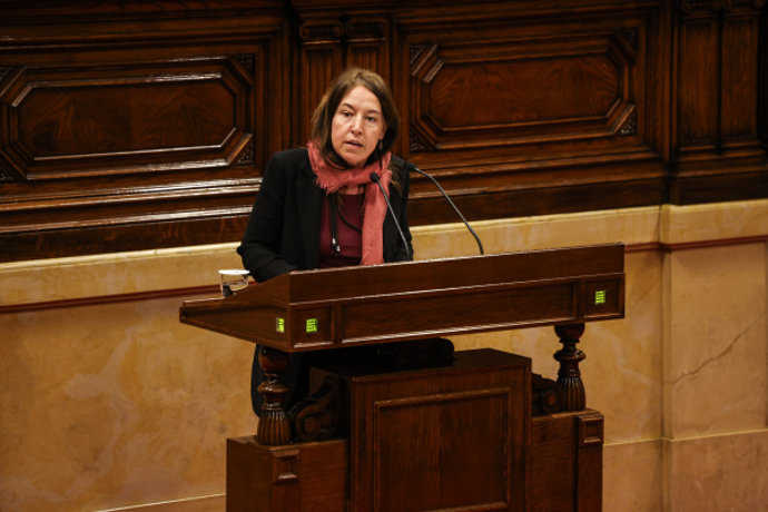 La diputada de Cs en el Parlament Marina Bravo en el pleno del Parlament