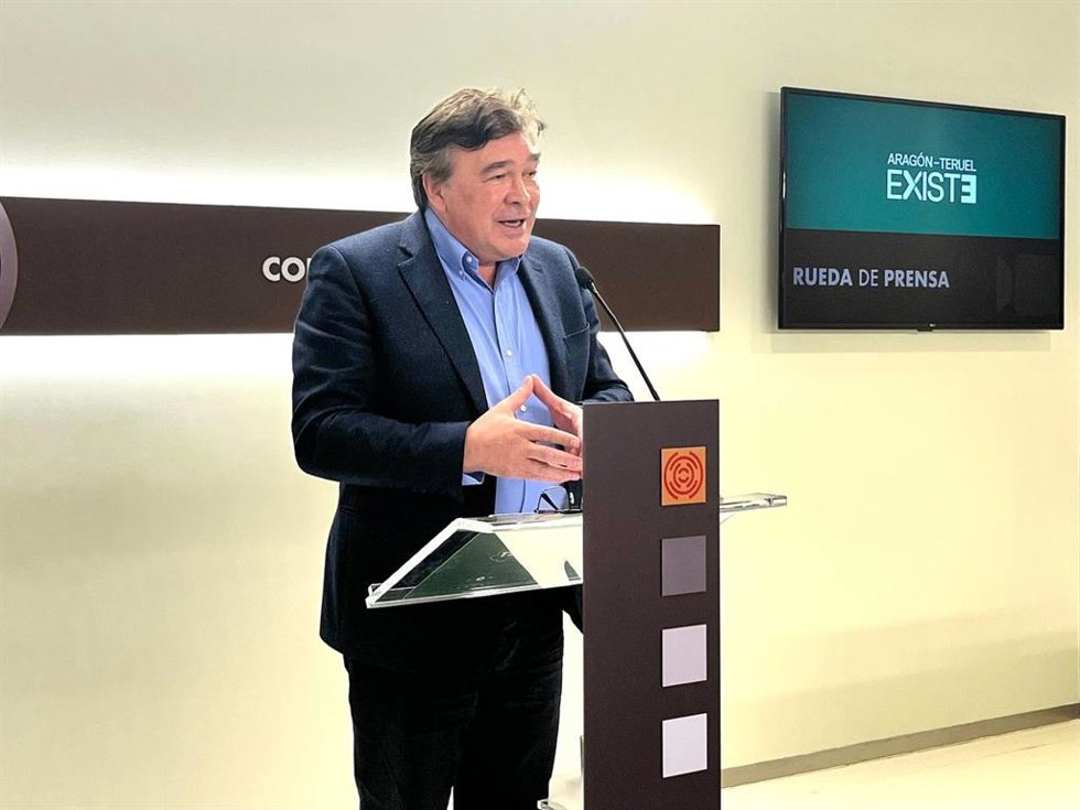 El portavoz del grupo parlamentario de Aragón Teruel Existe en las Cortes de Aragón, Tomás Guitarte,