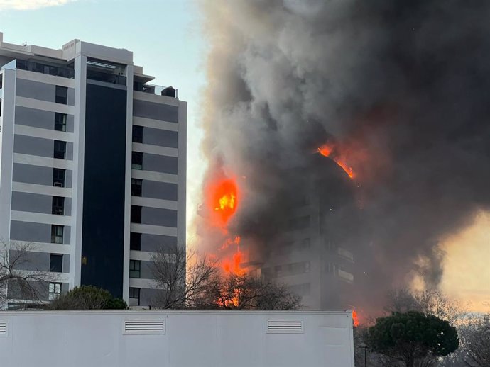 Incendio en un edificio de Campanar, en València