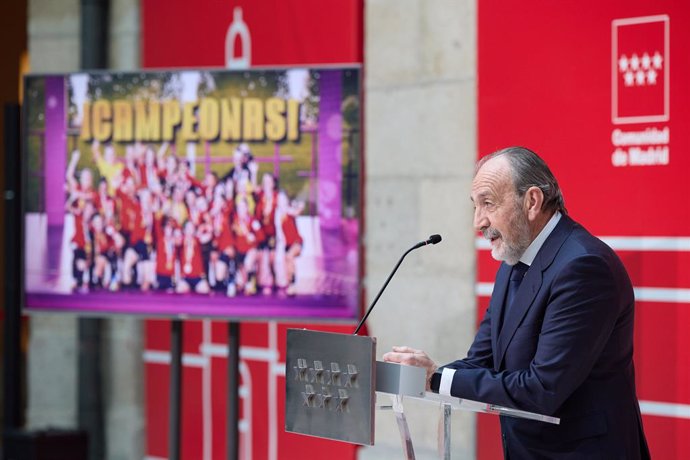 Archivo - El presidente de la Real Federación de Fútbol de Madrid, Paco Díez, interviene durante el acto de bienvenida a los trofeos del Mundial Femenino de Fútbol de 2023 y de la UEFA Nations League 2022/23 masculina, en la Real Casa de Correos,  a 12 