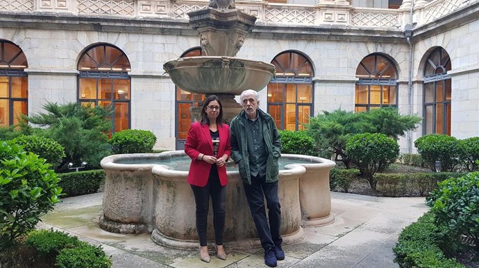 África Colomo y Fernando Trueba, en la presentación de 'Disparaon al pianista'.