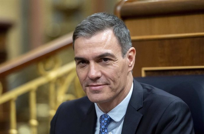 El presidente del Gobierno, Pedro Sánchez, durante una sesión plenaria, en el Congreso de los Diputados, a 30 de enero de 2024, en Madrid (España). El Pleno del Congreso celebra una sesión extraordinaria hoy para debatir y votar el dictamen de la Comisión