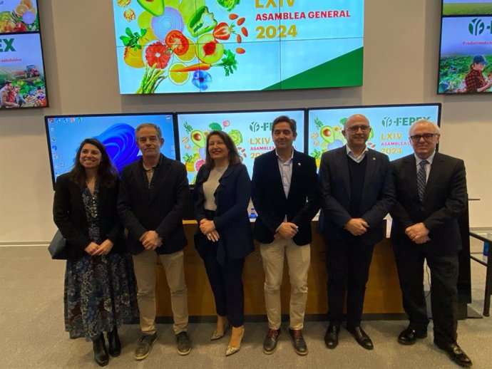 La consejera de Agricultura, Pesca, Agua y Desarrollo Rural, Carmen Crespo, ha puesto en valor el trabajo realizado por los productores de frutas y hortalizas de Andalucía.