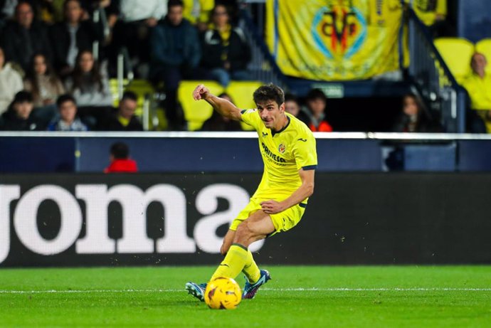 Archivo - Gerard Moreno, durante un partido con el Villarreal CF.